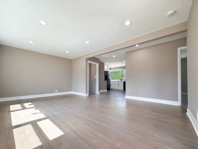 1847 Boeger Avenue, Westchester, IL 60154