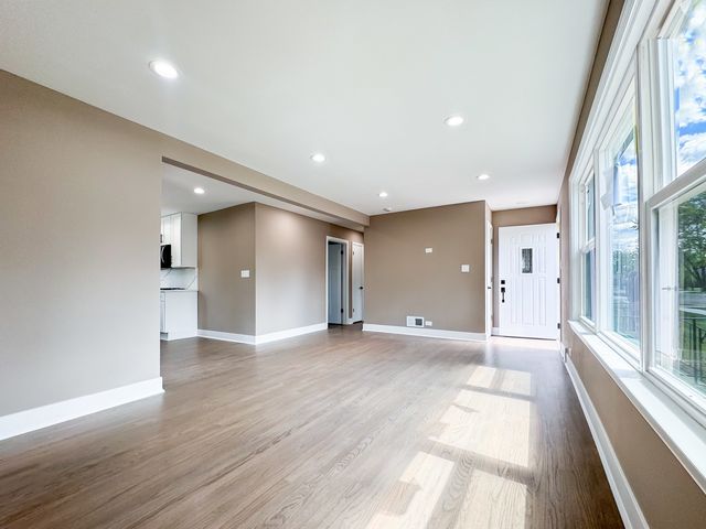 1847 Boeger Avenue, Westchester, IL 60154