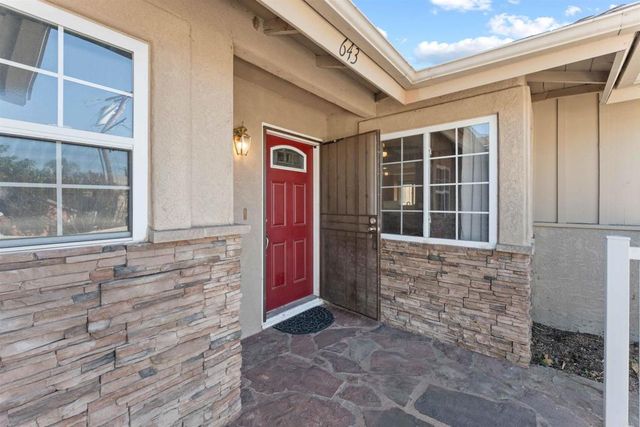 643 Beechwood St., Escondido, CA 92025