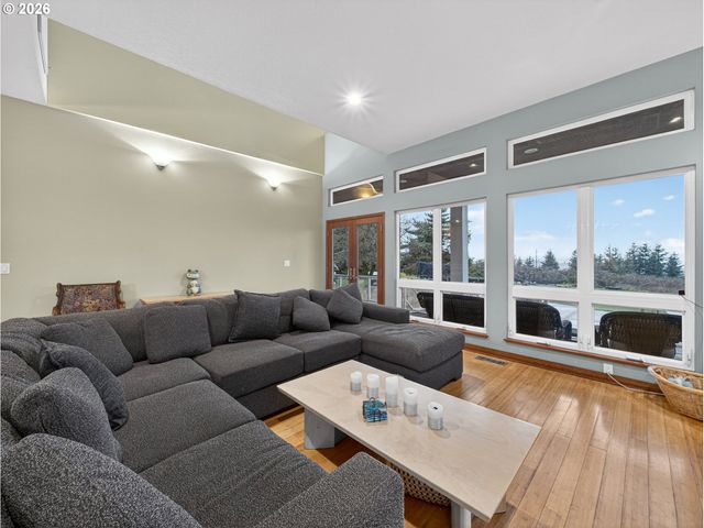 16433 S FORSYTHE Rd, Oregon City, OR 97045