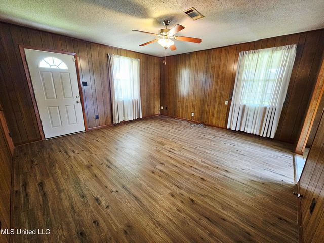 800 S Main Street, Picayune, MS 39466