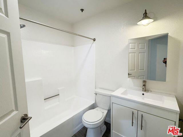 13801 Oxnard Street 206, Valley Glen, CA 91401