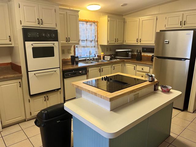 240 Mangrove Bay Place, Fort Pierce, FL 34982