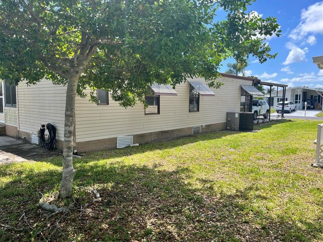 240 Mangrove Bay Place, Fort Pierce, FL 34982