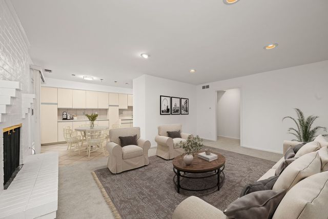 1125 Lake Cook Road 209, Northbrook, IL 60062