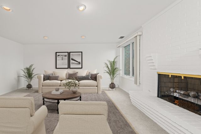 1125 Lake Cook Road 209, Northbrook, IL 60062