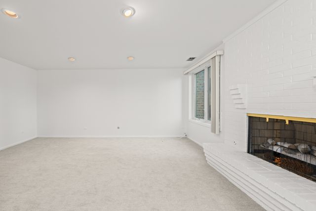 1125 Lake Cook Road 209, Northbrook, IL 60062