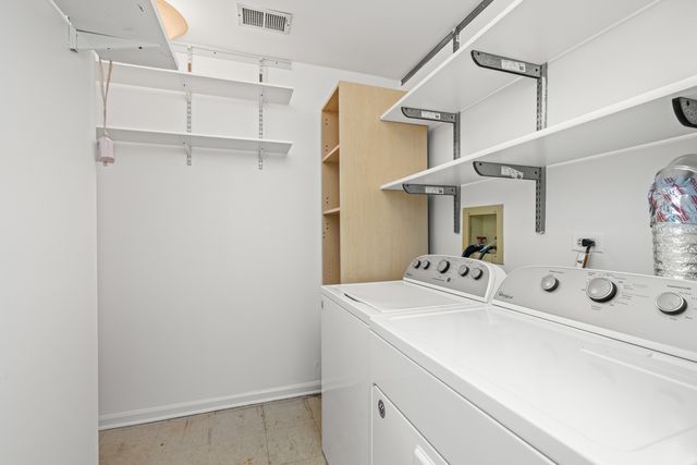 1125 Lake Cook Road 209, Northbrook, IL 60062