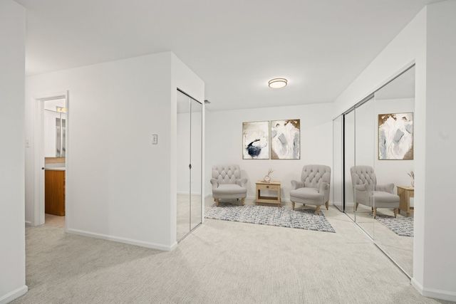 1125 Lake Cook Road 209, Northbrook, IL 60062