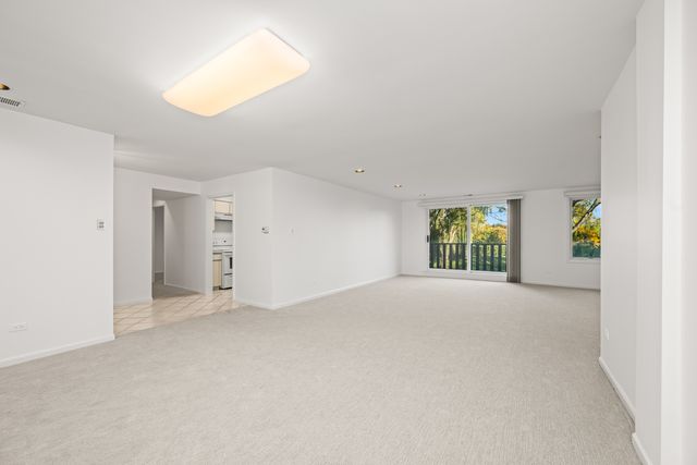 1125 Lake Cook Road 209, Northbrook, IL 60062