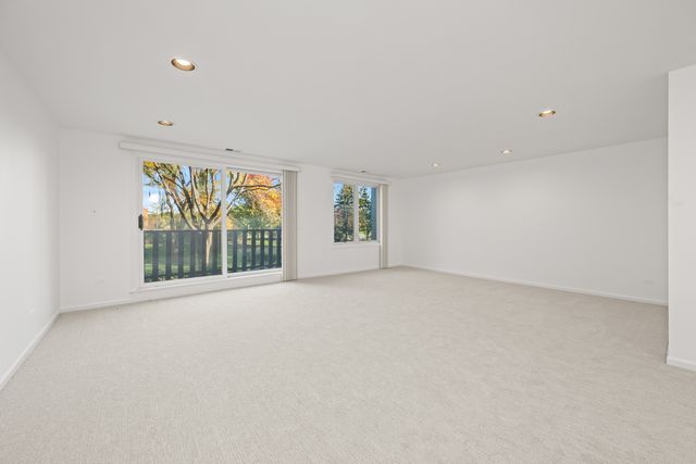 1125 Lake Cook Road 209, Northbrook, IL 60062