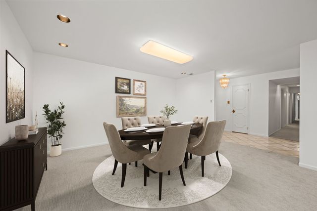 1125 Lake Cook Road 209, Northbrook, IL 60062