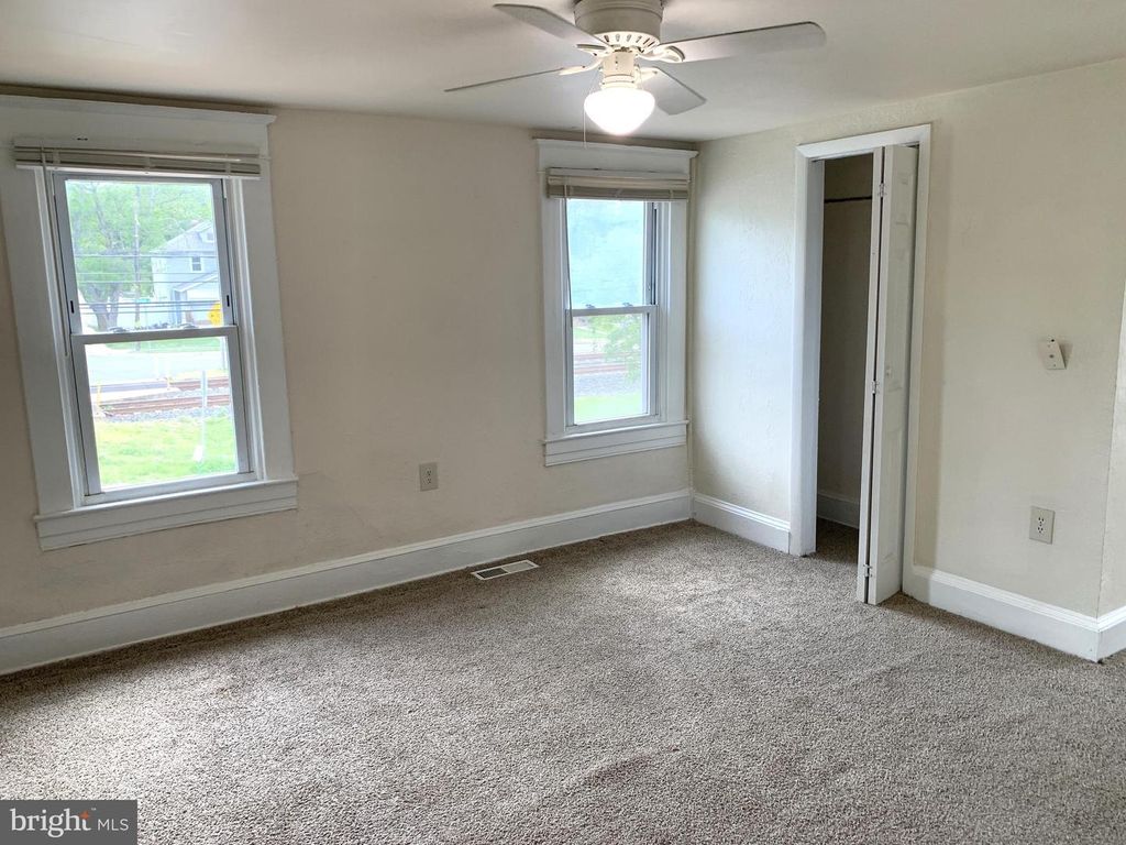Image 10 of property listing at 412 BROADVIEW BLVD N, Glen Burnie, MD 21061