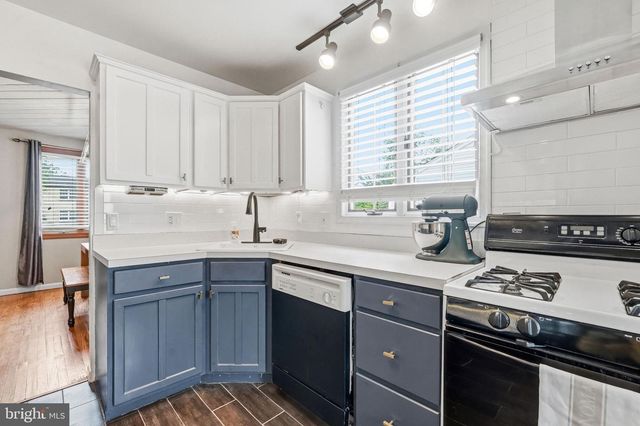 55 MUNN AVE, Cherry Hill, NJ 08034