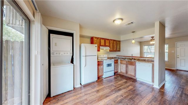 303 Manuel Drive B, College Station, TX 77840