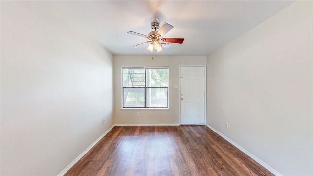 303 Manuel Drive B, College Station, TX 77840
