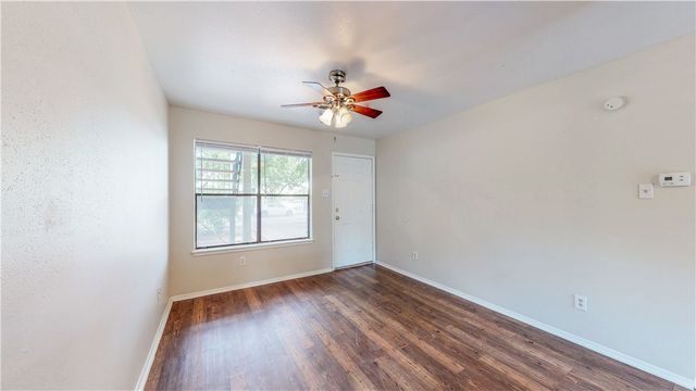 303 Manuel Drive B, College Station, TX 77840