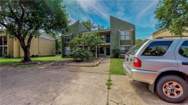 303 Manuel Drive B, College Station, TX 77840