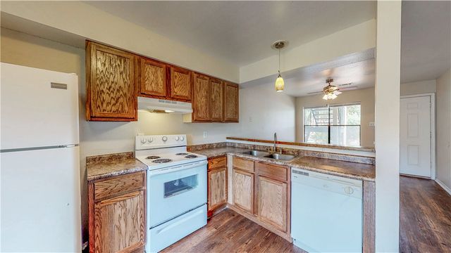 303 Manuel Drive B, College Station, TX 77840