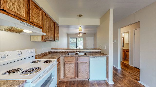 303 Manuel Drive B, College Station, TX 77840