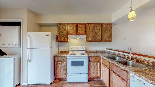 303 Manuel Drive B, College Station, TX 77840