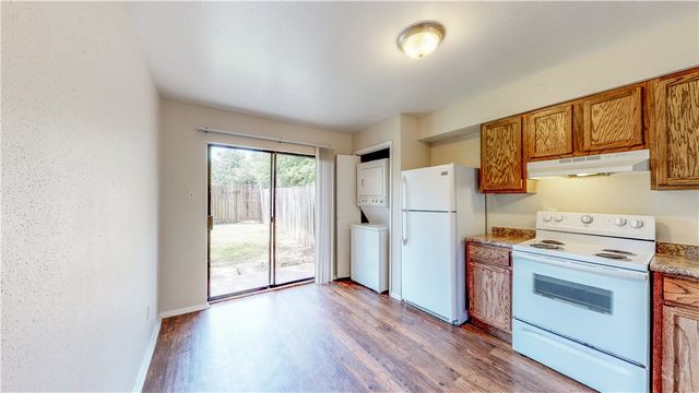 303 Manuel Drive B, College Station, TX 77840