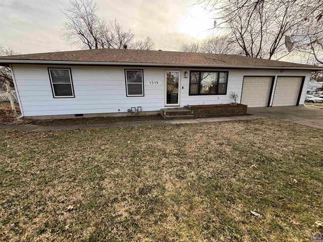 1519 W 5th, Emporia, KS 66801