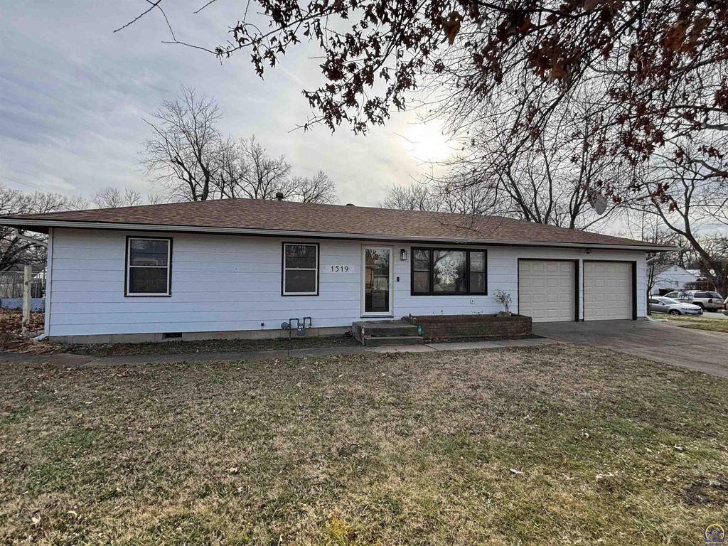 1519 W 5th, Emporia, KS 66801