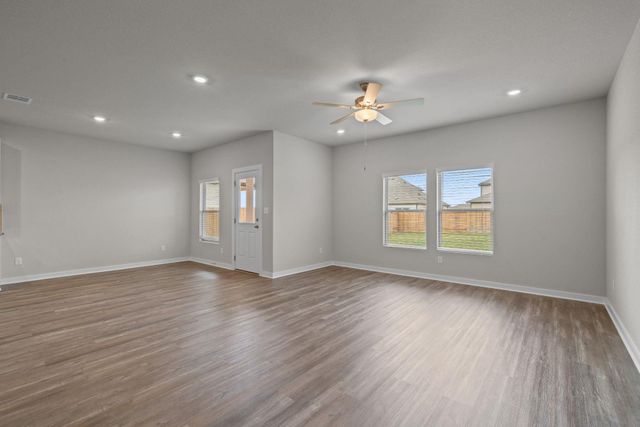 142 Ayres Horn, Cedar Creek, TX 78612