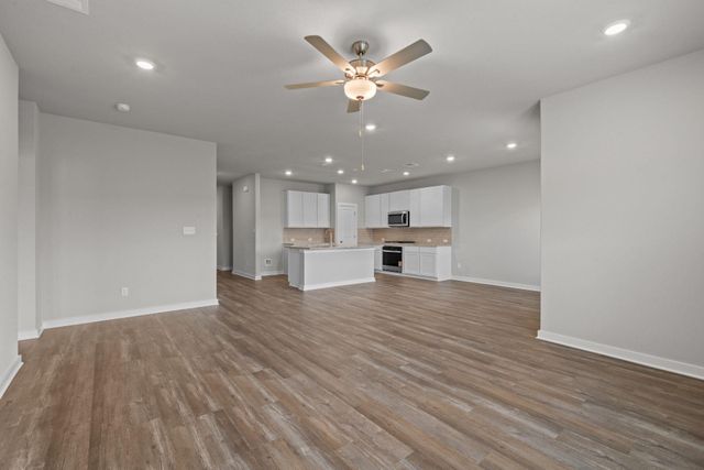 142 Ayres Horn, Cedar Creek, TX 78612