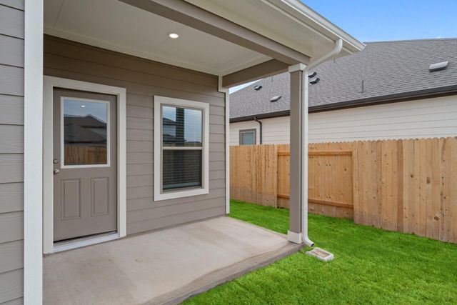 142 Ayres Horn, Cedar Creek, TX 78612