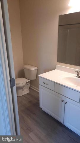 837 ADMIRALS QUAY DR, Mechanicsburg, PA 17050