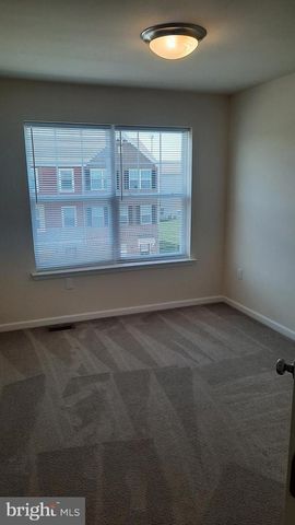 837 ADMIRALS QUAY DR, Mechanicsburg, PA 17050