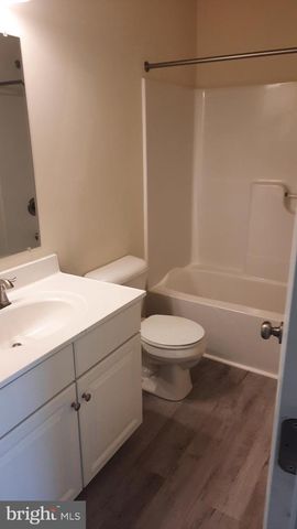 837 ADMIRALS QUAY DR, Mechanicsburg, PA 17050