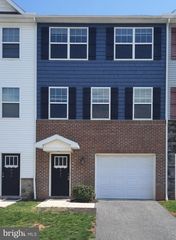 837 ADMIRALS QUAY DR, Mechanicsburg, PA 17050