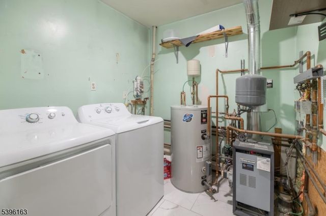 354 Skyline Lake Dr, Ringwood Boro, NJ 07456