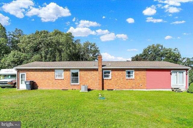 1383 FAIRVIEW DR, Leesport, PA 19533