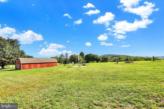 1383 FAIRVIEW DR, Leesport, PA 19533