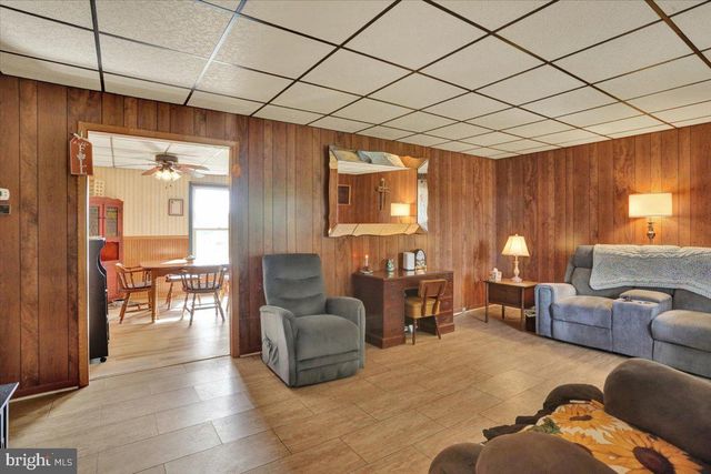 1383 FAIRVIEW DR, Leesport, PA 19533