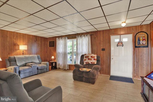 1383 FAIRVIEW DR, Leesport, PA 19533
