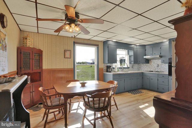 1383 FAIRVIEW DR, Leesport, PA 19533