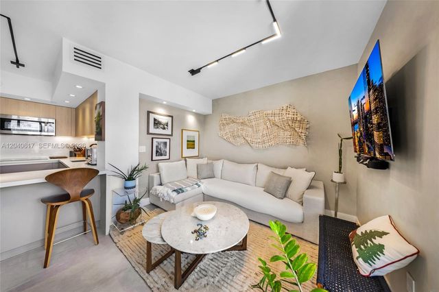 1621 Bay Road PH4, Miami Beach, FL 33139