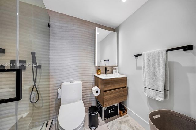 1621 Bay Road PH4, Miami Beach, FL 33139