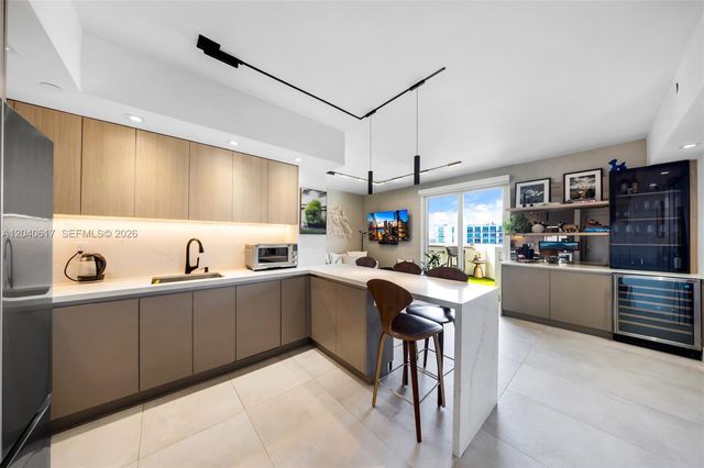 1621 Bay Road PH4, Miami Beach, FL 33139