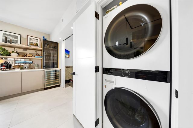1621 Bay Road PH4, Miami Beach, FL 33139