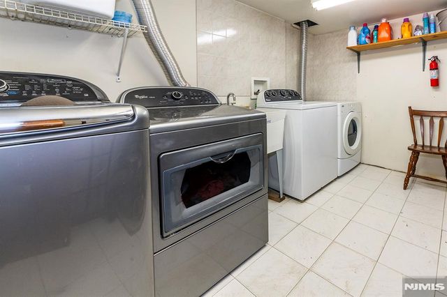 137 Uhland, East Rutherford, NJ 07073