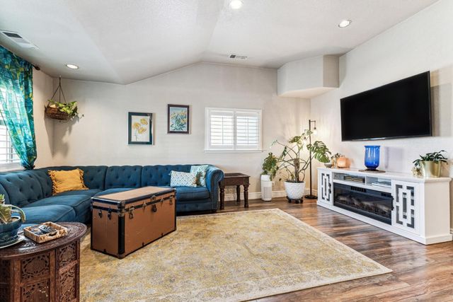 219 Persifer St, Folsom, CA 95630