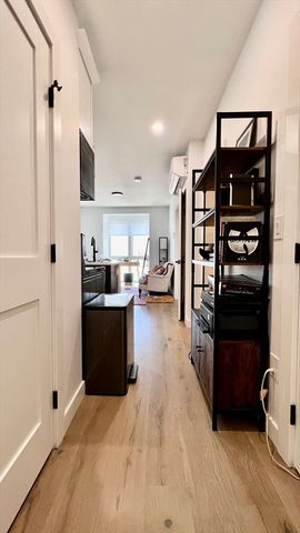 144 Old Colony Ave 502, Boston, MA 02127