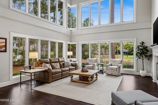 8 Long Brow Road, Hilton Head Island, SC 29928