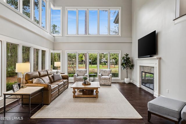 8 Long Brow Road, Hilton Head Island, SC 29928